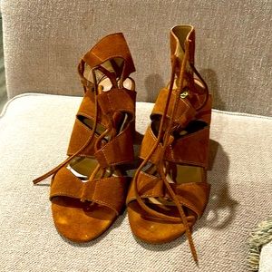 Repost tie up sandals